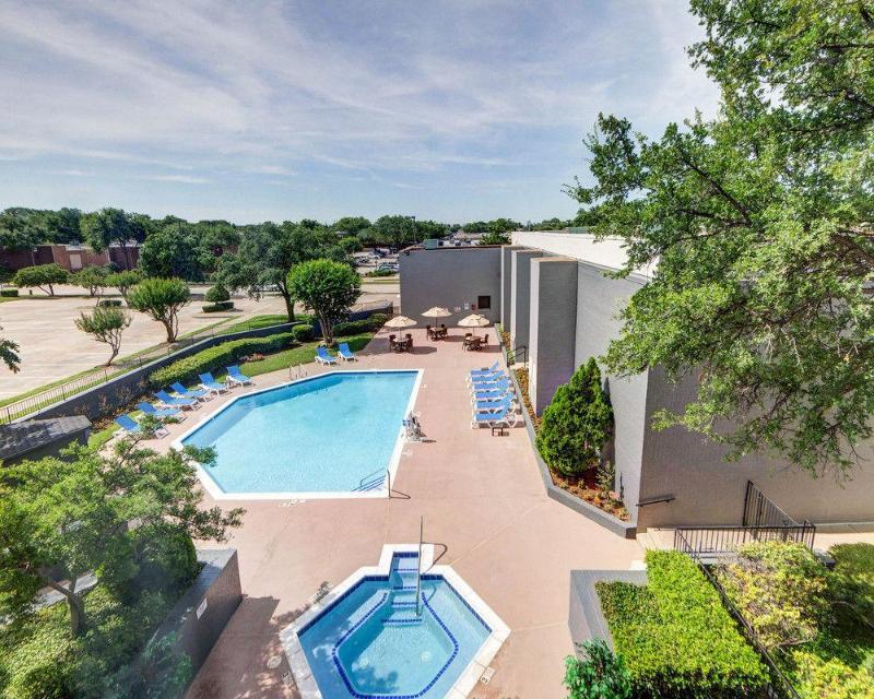 Holiday Inn Express & Suites Plano East - Richardson By Ihg Exterior photo